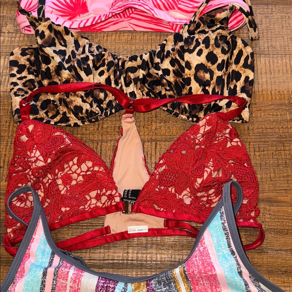 Bundle Forever 21 Red Lace Bikini Top Set - Picture 3 of 6